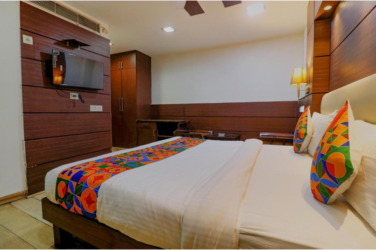 แฟ็บโฮเทล แอดไมร์ สวีท Hotel นิวเดลี ภายนอก รูปภาพ