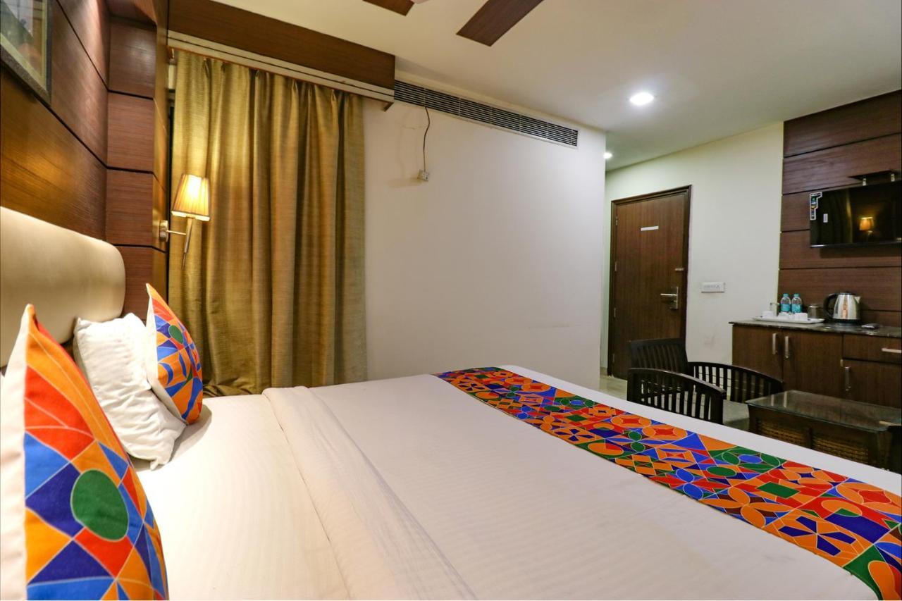 แฟ็บโฮเทล แอดไมร์ สวีท Hotel นิวเดลี ภายนอก รูปภาพ