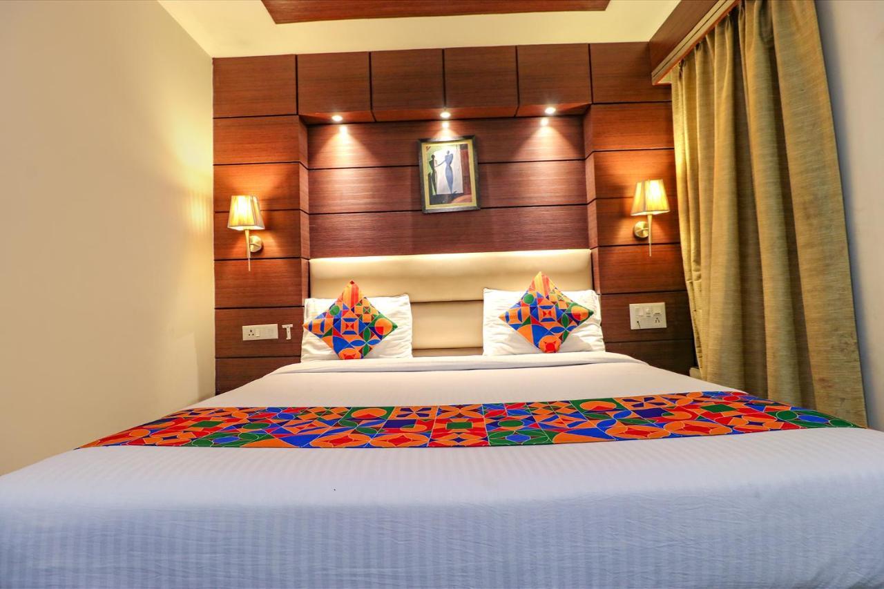 แฟ็บโฮเทล แอดไมร์ สวีท Hotel นิวเดลี ภายนอก รูปภาพ