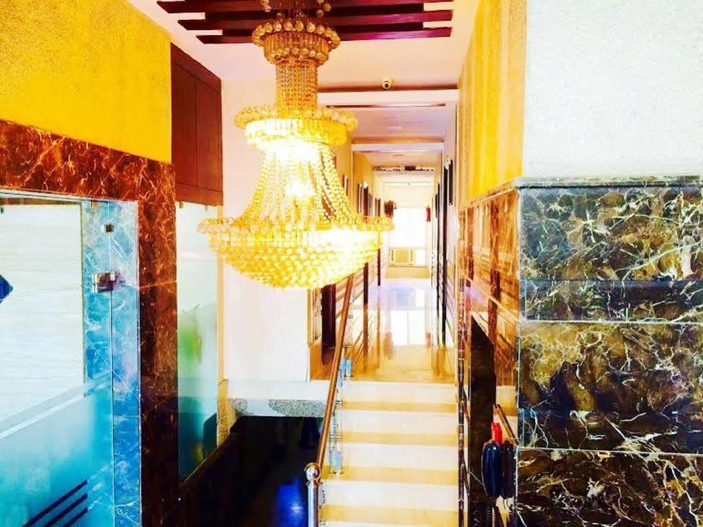 แฟ็บโฮเทล แอดไมร์ สวีท Hotel นิวเดลี ภายนอก รูปภาพ