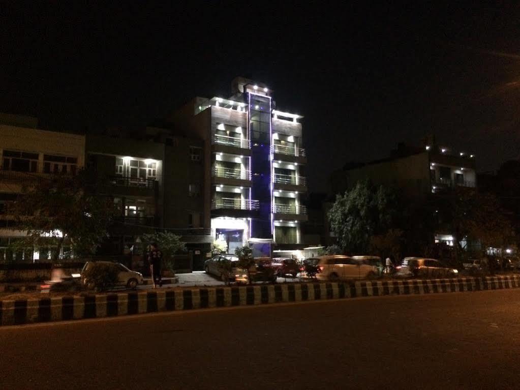 แฟ็บโฮเทล แอดไมร์ สวีท Hotel นิวเดลี ภายนอก รูปภาพ