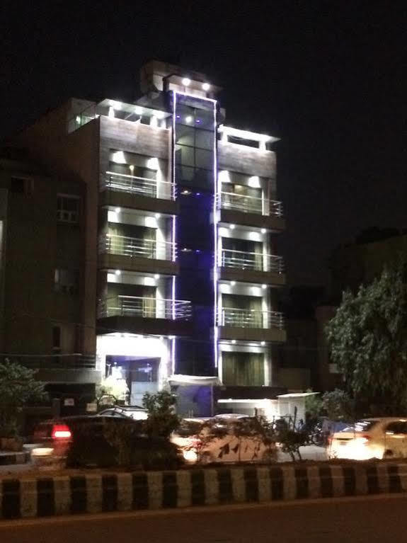 แฟ็บโฮเทล แอดไมร์ สวีท Hotel นิวเดลี ภายนอก รูปภาพ
