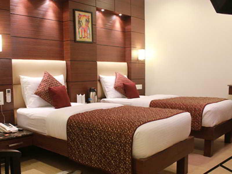 แฟ็บโฮเทล แอดไมร์ สวีท Hotel นิวเดลี ภายนอก รูปภาพ